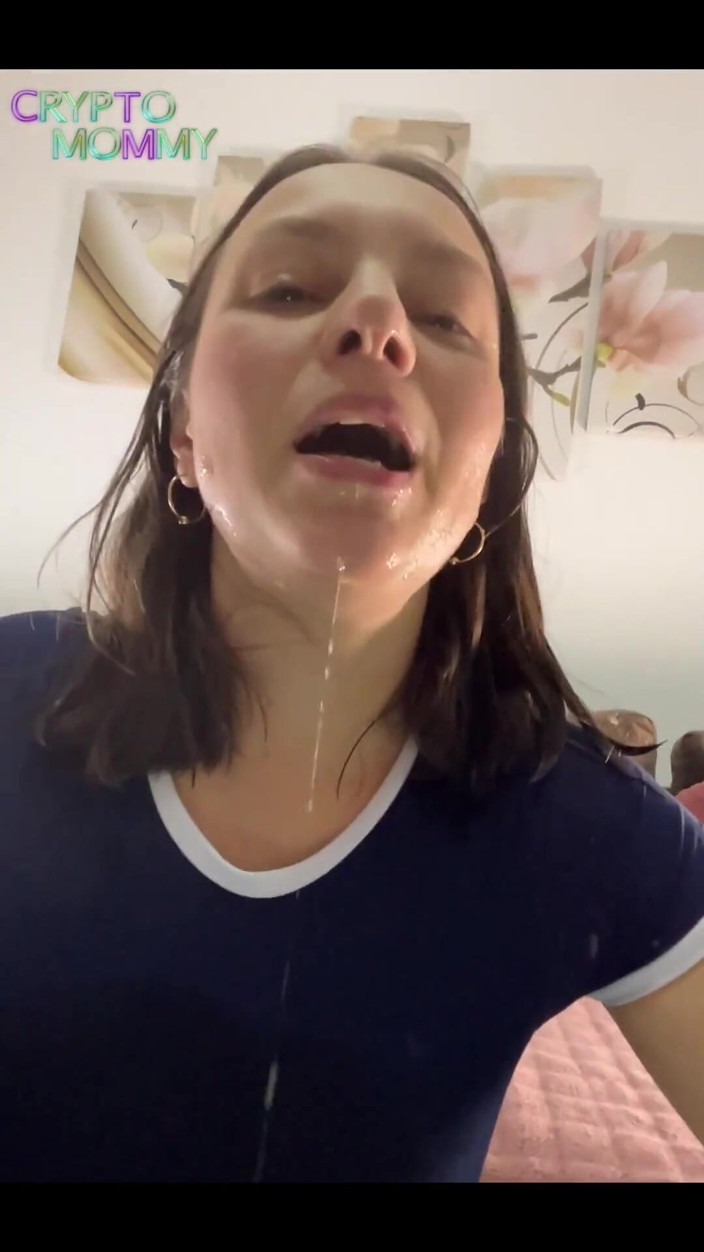 Crypto Mommy: En iyi amatör orta yaşlı seksi kadın fışkırtarak götünü böyle...