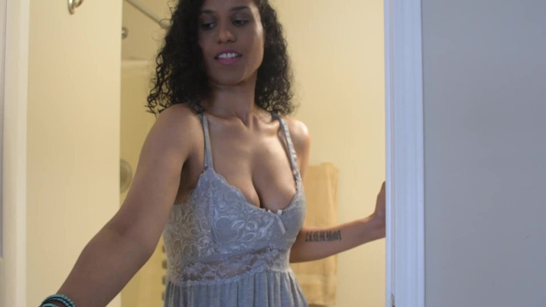 Sexy Lily: ムラムラしたインドの継母クソムラムラした継息子