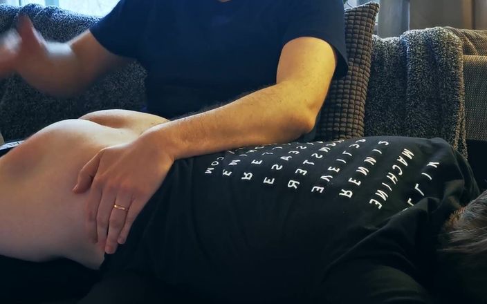 Oznob Oznofla: 业余男郎得到他的第一个打屁股，备用相机