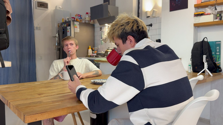 Ethan Lestray: Część 1: Absolutnie Weź Duży Do Jej Ust I Usiądź Na...