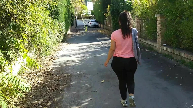 DragonGalaxy11: Seltsames mädchen mit dickem arsch gibt mir blowjob auf der...