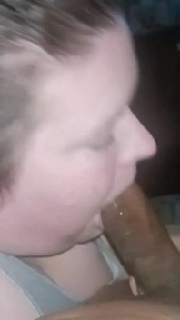 En primer plano - descuidada polla comiendo mojado trabajo de boca