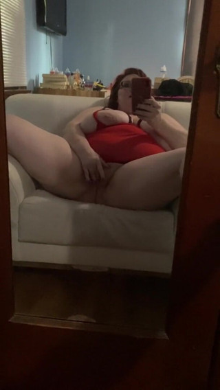 Rose Westt Studios: Bbw succhia e scopa un dildo allo specchio