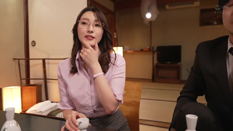 Smooth Time: 젊은 남자의 자지와 몸을 갈망하는 아름다운 여성 보스 1부