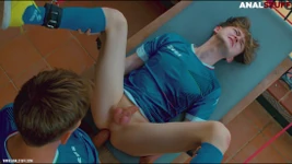 एमडीएफ: आनंद लें कि मैं कैसे गुलाम बनाता हूं और मुझे खुशी देने के लिए अपने दोस्त को बांधता हूं!