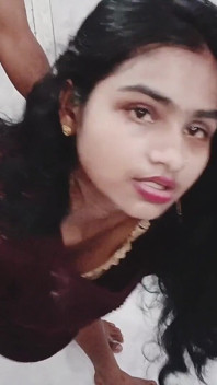 Soție indiană în Maroon top sex oral fierbinte - cuplu cu înregistrare de acasă