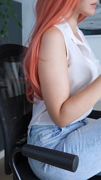 Förför min kollega med våta jeans