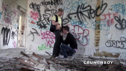 Crunch Boy: Twink fucked the post man outdoor