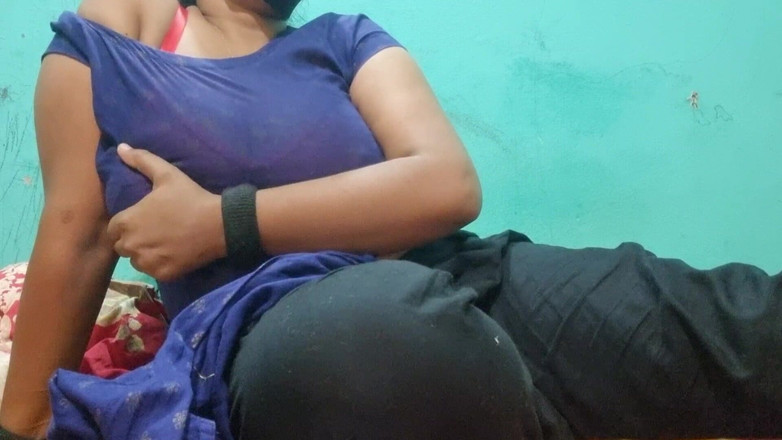 NilaRani693: O fată, o cameră, o dorință profundă