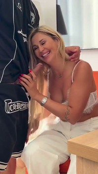 Olga Moore En El Casting: Una Entrevista Caliente Y La Firma De Un Contrato Audaz