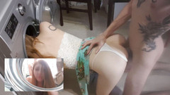 Your Naked Dream: Hizmetçi çamaşır makinesine sıkıştı ve sert sikiliyor