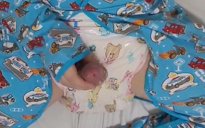 KinkyDL94: Hot Abdl Pees Over Himself and Cums
