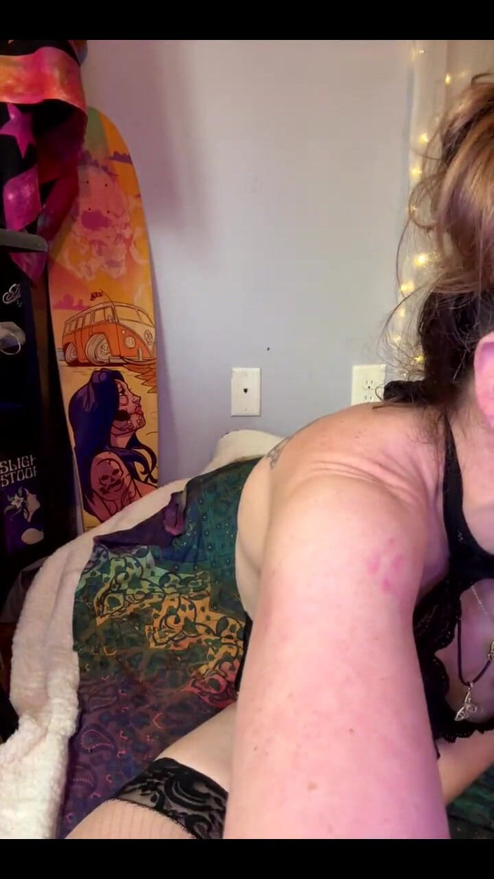 Suzy Wylde: Déterminée à s’asseoir sur mes nouveaux jouets anaux !