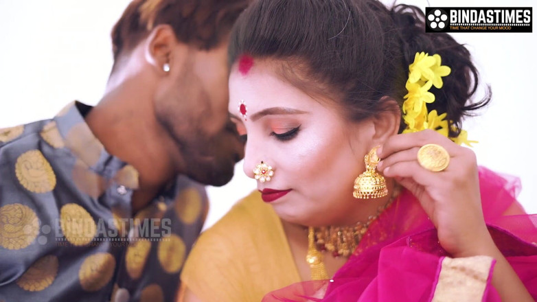 Cine Flix Media: Desi indická Bhabhi líbánky poprvé hardcore, celé video