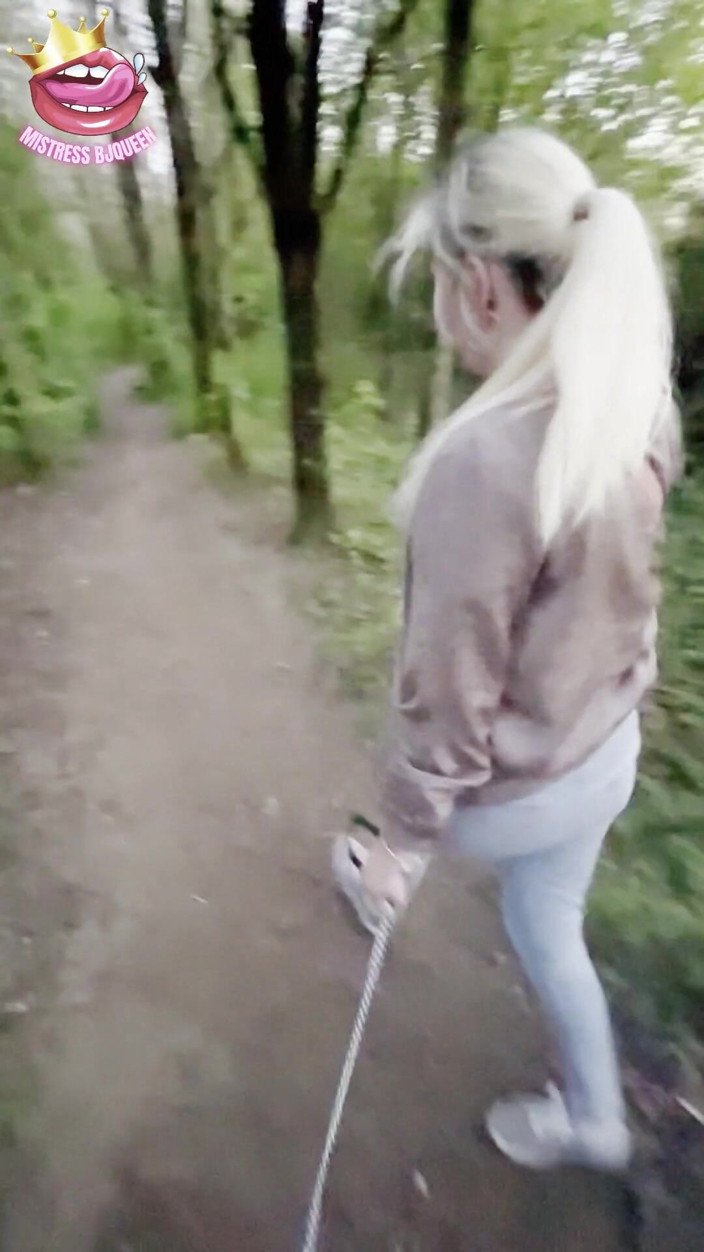 Mistress_BJQueen: Humilhante caminhada de castidade em uma coleira presa ao seu...