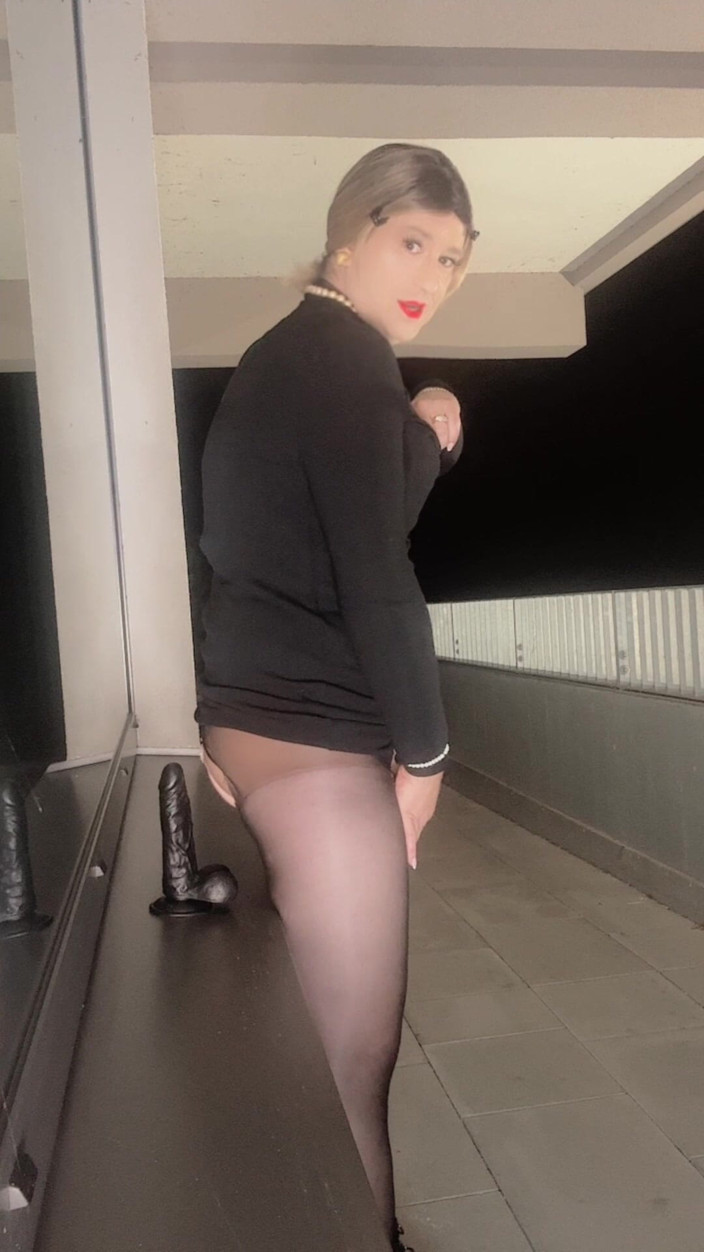 SissyDaniella: Sissy gehorcht der göttin yasmin