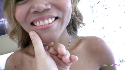 Thai Girls Wild: Cewek imut thailand yang mungil nyicipin sperma untuk pertama kalinya