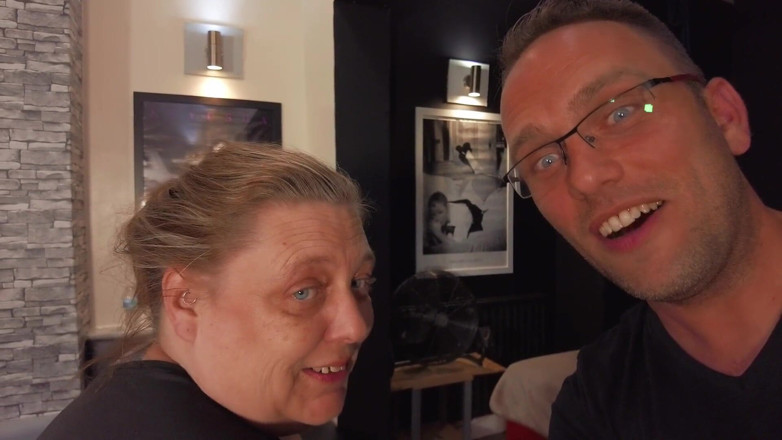 Mervyn and Pervin: Pervin is visiting a swingersclub