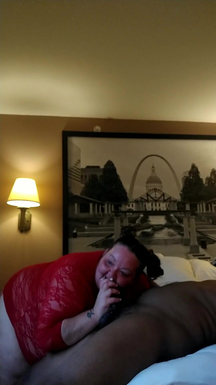 Kimmywetwet: BBC Facefucks Piggy