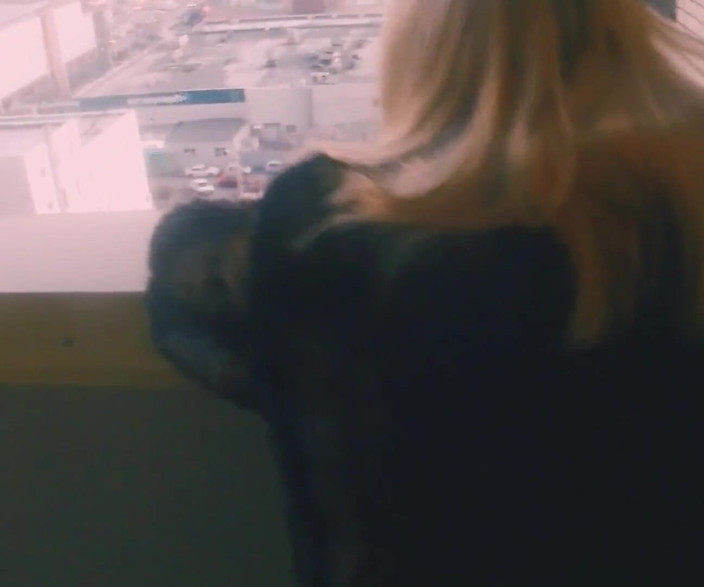 JoannaSW: Berikan dalam mulut dan dikongkek jiran gaya doggy di balkoni