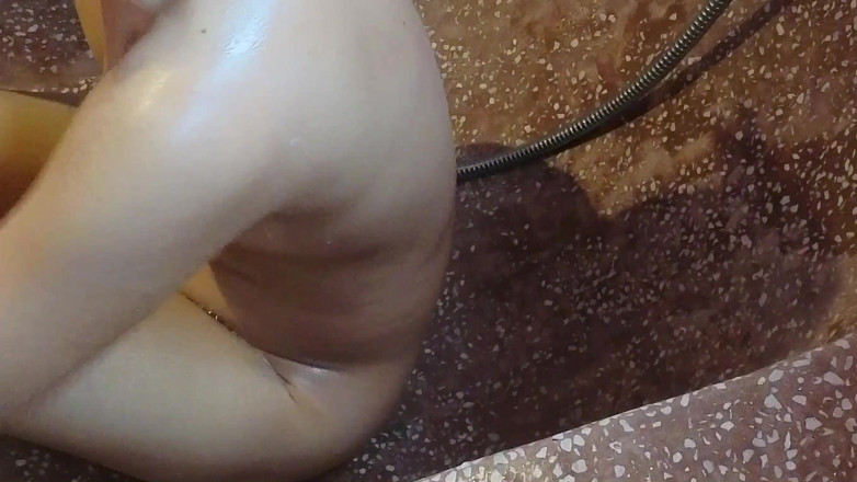 Hena-mi: Shower Solo Girl