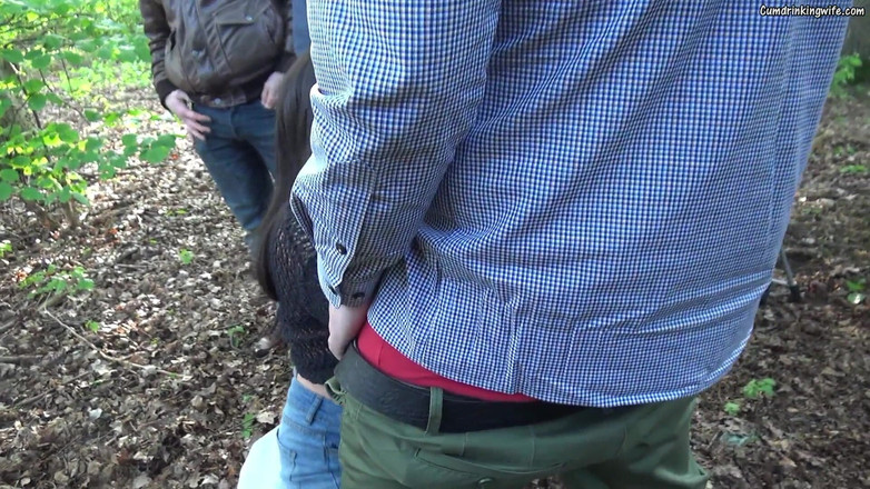 Cumdrinking Wife: 高速道路で輪姦