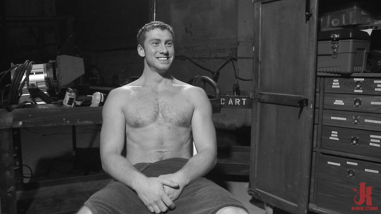 Kink Men Classics: Extrémní muka a prolomení zadku Connora Maguire