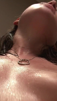 Promočené dívky Scéna 2_babe s malými kozami miluje starší ptáky