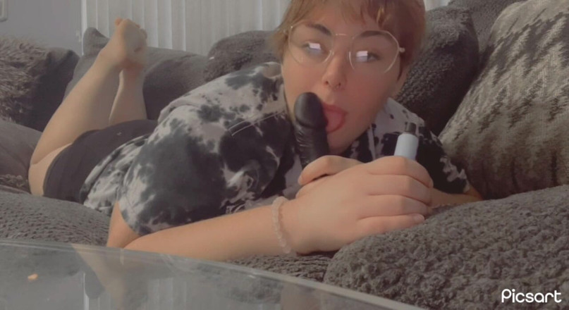 Mushroombitchx: Netflix &amp; Chill;吸烟