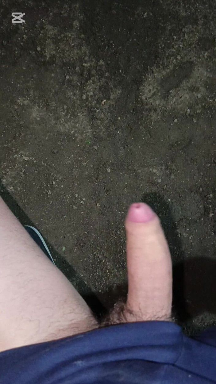 charlessteel: 夜の屋外、そして熱い射精