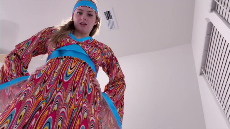 Kink in Time: London Evans' Groovy những năm 60 giantess thống trị 4k-pov thu nhỏ ảo...