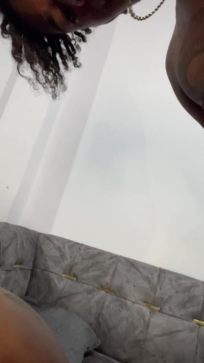 Foxxx_paulo: 他喜欢吃我的鸡巴