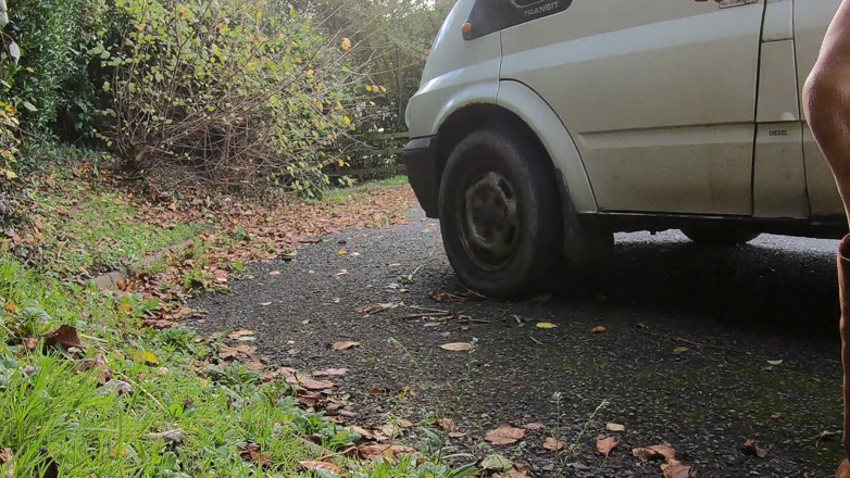 The Midnight Minx: Crossdresser carpark flasher