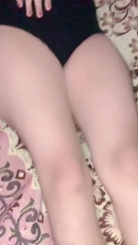 Gadis imut afghanistan lagi asik ngentot kontol besar sampai dalam banget