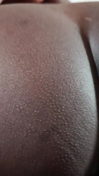 Elle a dû chevaucher ma bite en érection après m’avoir taquiné et s’est fait bander