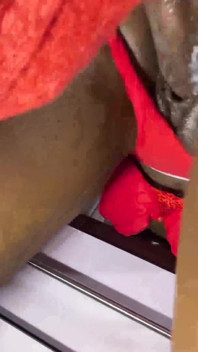 Cavalca la cowgirl di babbo natale e le ha dato una bella scopata a pecorina come regalo di Natale