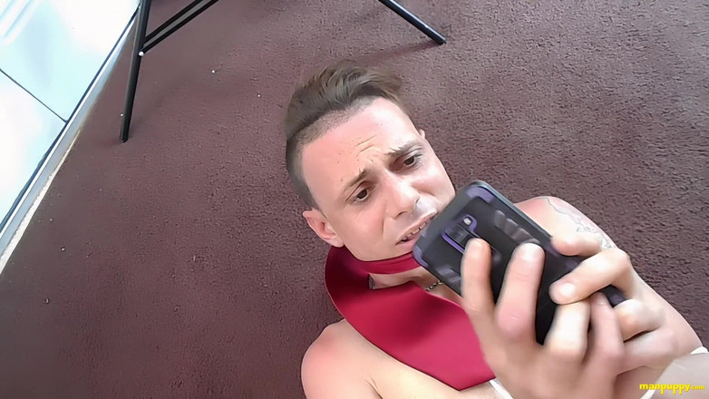 Man Puppy: Boj nahá v otroctví