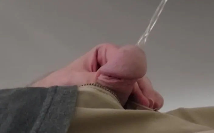 CosmicKastaway: Pissing at a Gas Station