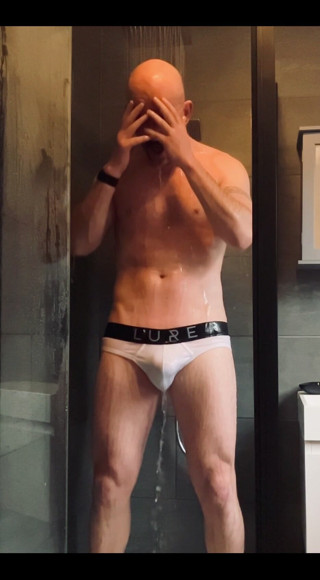 JayDubz: Qui aime les mecs sexy sous la douche ?