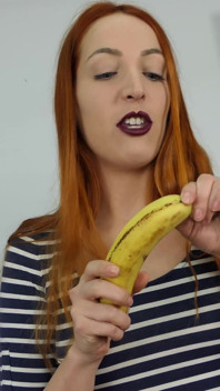 Liz suona entusiasta le sue verdure preferite.