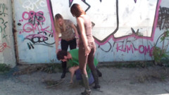 Femdom Austria: Пинаю бедных бродяго