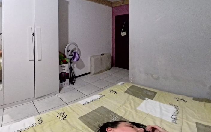 Kasallpimenta VR: Evli yaramaz koça amcığıyla para ödüyor