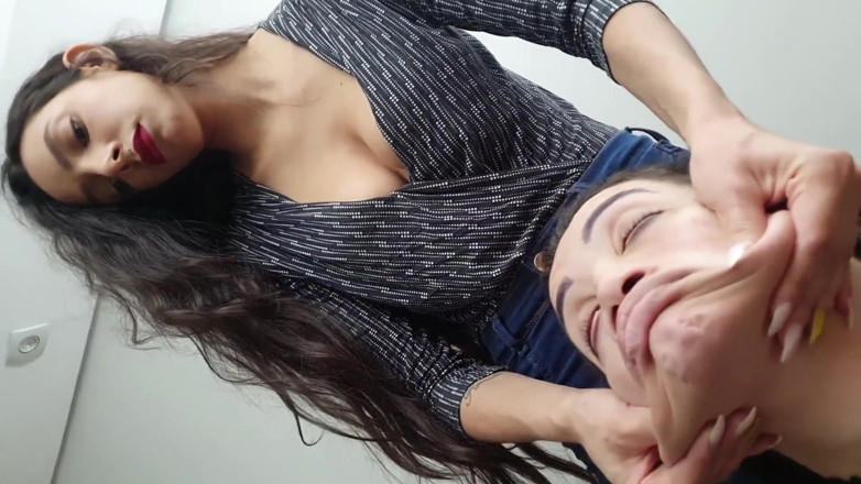 FetishKing: Hands Squeezing Extreme - the Sexy Hands and the Powerful Face...