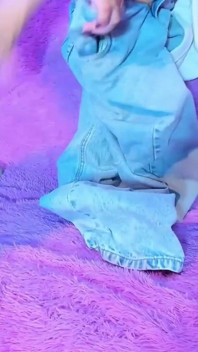 Lidah Berkrim Dalam Vaginanya yang Berlilin