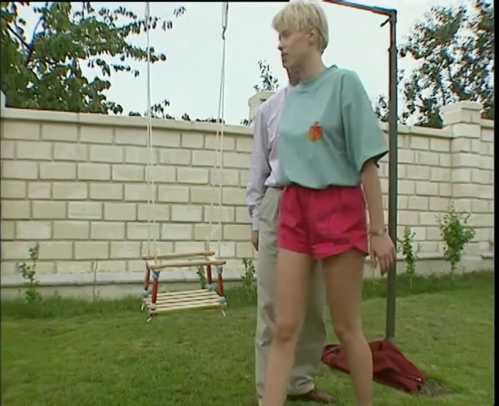 Vintage Climax: Blonďatá děvka šuká v garáži