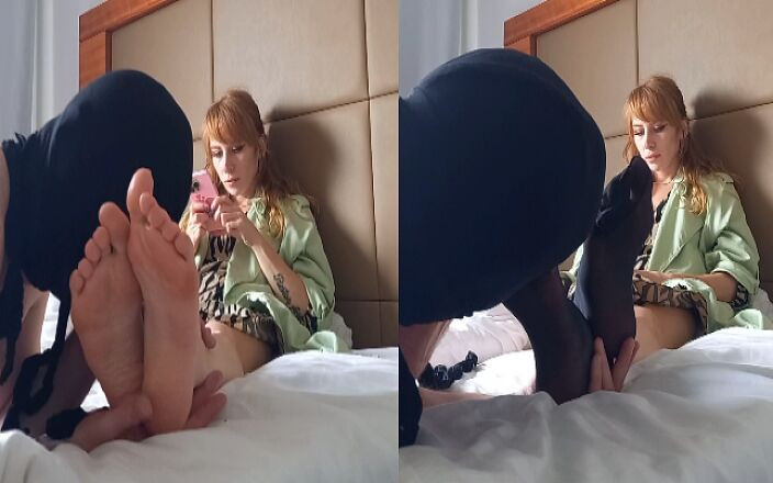 Czech Ladies: Ele lambe e cheira meus pés de meia-calça e depois...