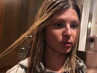 Gina Gerson: Pussy Shaving Solo