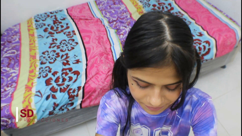 Britany: Faccio un bel pompino al mio fratellastro - porno in spagnolo