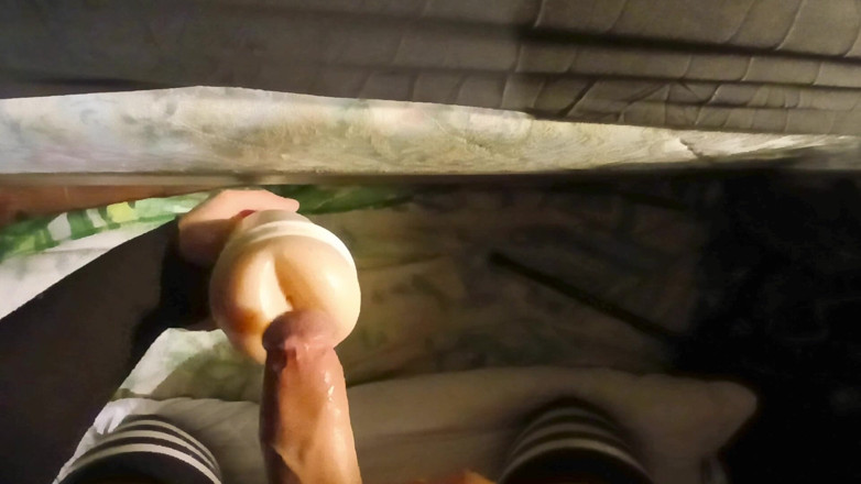 Raven LeSynn: Fleshlight neuken met Raven Letrap