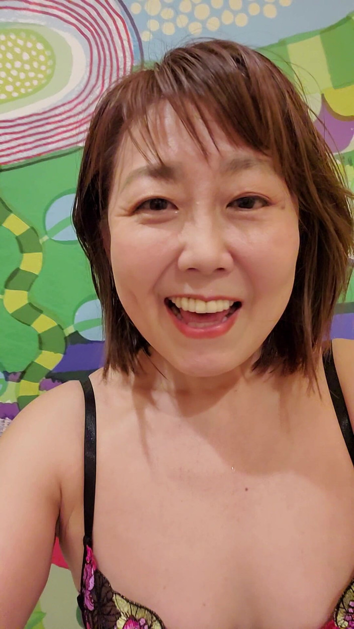 Mayumi Kanzaki: Selfie Videosu
